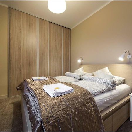 P&O Serviced Apartments Wilenska Station Warschau Exterior foto